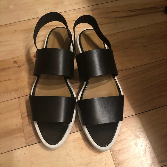 Everlane Shoes - Everlane street leather sandals black size 8